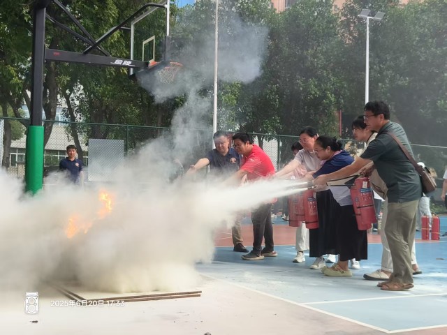 我院组织开展消防安全培训和应急演练活动