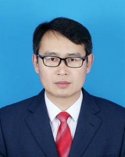 覃俊奇
