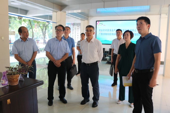 自治区农业农村厅黄智宇厅长到我院调研